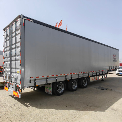 挂车只有与牵引车或其他汽车一起才能组成完整的运输工具