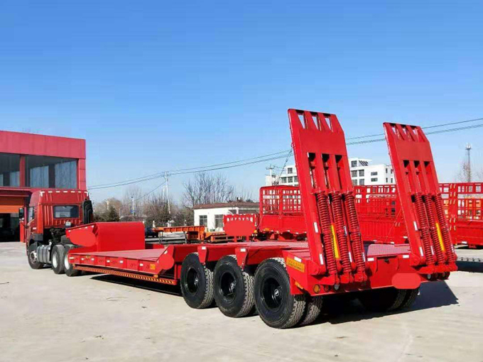 低平板半挂车