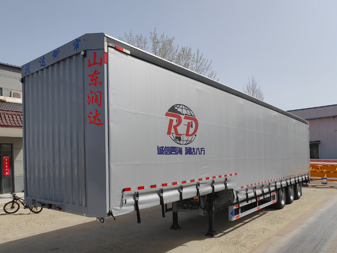 物流厢式半挂车