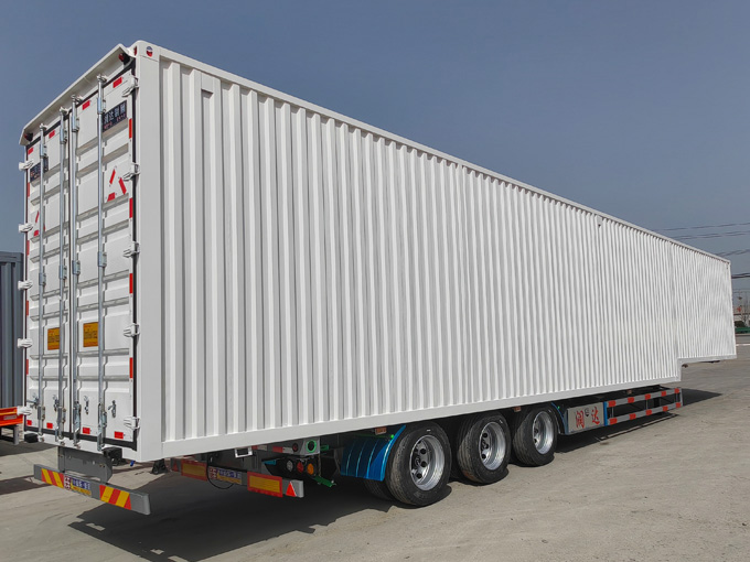 物流厢式半挂车